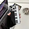 Funda Creativa Negra y Blanca Cuadrada para Piano iPhone17 Apple 16 Adecuada para 14/15Pro Max Funda para Teléfono Móvil Cubierta Anti-Caídas 13