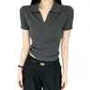 Camiseta de punto gris con cuello en V de manga corta estilo Old Money para mujer, Nuevo modelo Verano 2026, Camisa tipo polo con hombro normal, Top elegante con cuello de solapa