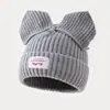 Gorro de Lana Tejido de Moda con Orejas de Gato Cerdo Rayado Europeo y Americano Otoño e Invierno Gorro Cálido Etiqueta Marca de Moda Unisex Gorro para el Frío Venta al por Mayor