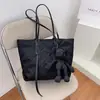 Bolsas Bolsa Tote Feminina 2025 Nova Moda Europeia e Americana Bolsa de Ombro Estilo Ocidental Bolsa de Compras com Diamantes Texturizada de Mão Grande