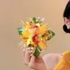 Grampo de Cabelo Floral de Tecido com um Toque Super de Fada, Moderno e Simples, Doce e Estiloso, Acessório de Cabelo Único e Elegante para Mulheres