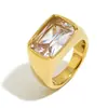 Anillo de Joyería Mengjia de Venta Caliente Transfronteriza Europea y Americana Simple y Lujoso Anillo de Acero Inoxidable Chapado en Oro de 18K con Circonita Cuadrada