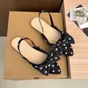 Sapatos femininos da moda, versáteis, elegantes e estilosos, novo modelo de verão 2026, adequados para combinar com saias, mules sem costas estilo francês