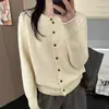 Cárdigan de punto de forro polar con diseño de oso miel, de cuello redondo, un solo botón, color liso, para mujer, perfecto para usar en capas en otoño, creando un efecto adelgazante y sirviendo como suéter o top de abrigo.