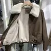 Chaqueta de Cuero con Forro de Lana Estilo Europeo para Mujer Otoño/Invierno 2026, Abrigo Engrosado de Cuero PU, Estilo Corto con Cuello Grande de Piel para Mujeres Pequeñas