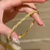 Pulsera Colgante Flor de Circonita Chapada en Oro Real, Lujo Ligero, Gama Alta, Pulsera Versátil, Diseño de Moda y Elegante