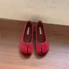 Aumento de Altura Interior Estilo Coreano Nicho Lunares Pie de Cerdo Punta Dividida Herradura Zapatos Planos de Moda para Mujer Otoño Nuevos Slip-on Zapatos de Ballet