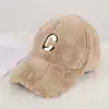 Chapéu de Pelúcia Feminino Outono e Inverno Chapéu Preto Realça o Rosto Veludo Pequeno Espessado Quente Letra C Copa Rígida Chapéu de Beisebol