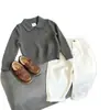 Ropa infantil estilo coreano 2026 colección otoño: conjunto de dos piezas para niños, polo de punto bordado gris, pantalones casuales rectos de manga larga