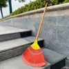 Alambre de plástico mango de madera escoba pequeña escoba cola de fénix escoba para propiedad de escuela fábrica escoba escoba escoba
