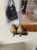 2026 Nuevo Estilo Punta Fina Tacón Delgado Tacón Bajo Poco Profundo Moda Versátil Hebilla Suela Suave Para Viajar Tacón Gatito Zapatos de Mujer