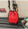 Bolso bandolera personalizado de marca de moda Ins con cordón ajustable, versátil, para teléfono móvil, ligero, tipo cubo deportivo, bolso de hombro casual