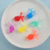 Juguete Colorido de Goma Suave TPR Dorado para Gato Pez Dorado Flotante Translúcido para Interiores y Exteriores Juguete de Pesca para Niños