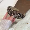 Diadema Retro Coreana con Estampado de Leopardo para Mujer, Elegante Diadema Ancha Antideslizante para Otoño e Invierno, Versátil para Salir, Diadema de Alta Presión en la Parte Superior de la Cabeza