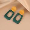 Aretes con sentido de diseño nicho, moda, temperamento, contraste de color, personalidad, modernos, de alto sentido, aretes de plato de incienso para mosquitos, clip para la oreja sin perforación
