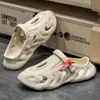 Zuecos para Hombre Verano 2026 Nuevo Modelo Antideslizantes Resistentes al Olor Transpirables Deportivos Sandalias de Punta Cerrada para Uso en Exteriores