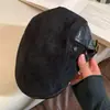 Chapéu de Aba Reta Suede Retrô Americano Feminino Outono/Inverno Emagrecimento Facial Chapéu de Jovem Jornaleiro Versátil Viagem Fotografia Chapéu Octogonal Marrom