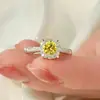 Anel de Prata Esterlina S925 com Braço Reto e Trama de Estrela para Mulheres, Anel Colorido de Moissanita com Oito Corações e Oito Flechas, Venda Direta no Atacado
