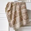 Cachecol de Moda Camélia Estilo Coreano de Lã Falsa Grossa para Mulheres, Novo Xale Quente de Inverno com Design Elegante e Acessório Versátil
