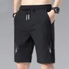 Shorts Sueltos Deportivos de Secado Rápido con Sensación de Hielo para Hombre, Pantalones Casuales Versátiles de Cinco Puntos de Seda de Hielo, Pantalones de Aire Acondicionado, Modernos