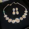 Pendientes y Conjunto de Collar de Piedras Preciosas Esmeralda Brillantes con Diamantes, Cadena de Clavícula de Lujo Ligero de Nicho, Conjunto de Joyería Estilo Palacio para Mujeres
