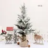 Arreglo de escritorio pequeño de Pe Scene de cedro Decoraciones navideñas de moda Adornos Árbol de Navidad Mini nevada flockada