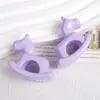 Pintura acrílica Caballo de Troya perforado pintado a mano base en blanco historieta agujero recto material para cadena de teléfono móvil accesorios para joyería diy
