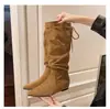 ¡Hace que las piernas se vean súper largas! Botas altas de plataforma con cuña y tacón grueso de encaje retro para otoño, punta fina, caña ancha, tacón alto, hasta la rodilla para mujer