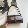 Bolso Sencillo de un Hombro Francés 2026 Estilo Nuevo de Nicho Versátil Retro Bolso Cuadrado Pequeño Elegante Textura de Alta Calidad Bolso Cruzado