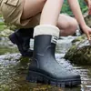 Botas de Lluvia de Media Pantorrilla para Mujer a la Moda, Zapatos de Agua Resistentes al Desgaste, Antideslizantes, Impermeables, Botas de Lluvia con Forro de Terciopelo Cálido, Zapatos de Goma para Cocina, Calzado de Exterior, Estilo Nuevo