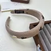 Estilo Artístico Elegante Retro Letra Etiqueta Dorada Diadema Pasador de Moda para Mujeres Nueva Diadema de Gama Alta Accesorio para el Cabello Versátil