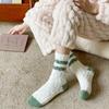 Calcetines de Coral Fleece Seleccionados Cuidadosamente para Otoño e Invierno, Calcetines Gruesos y Cálidos de Medio Fleece, Calcetines Rayados de Media Pantorrilla para Mujer, Calcetines de Invierno para Dormir