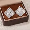 Brincos Geométricos de Padrão Losango Estilo Ins Europeu e Americano, Tarraxas de Orelha Fashion Cool e de Alto Padrão, Acessórios de Orelha de Nicho Versáteis e Exquisitos