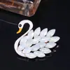 Broche de Cisne de Cristal High-end Alta Qualidade Nicho Pequeno Cheiroso Retro Corsage Estilo Coreano Broche Anti-exposição Acessórios de Roupa