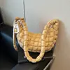 Bolsas Femininas de Luxo Outono e Inverno 2026 Novo Estilo Bolsa Nuvem Fofa Bolinho Bolsa Transversal Feminina Grande Capacidade Bolsa de Penas