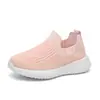 Zapatos deportivos para niños, nuevo modelo de verano, zapatos de malla transpirable para niños mayores, zapatillas de correr de doble malla para niñas, zapatos de punto volador para padres e hijos