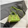Bolso de Mano Pequeño Casual para Mujer Pedido Extranjero Otoño e Invierno 2026 Nueva Moda Bolso Tote Versátil Bolso Cruzado tipo Cubo para Viajes