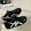 Zapatillas de entrenamiento alemanas retro de punta redonda con rayas rojas para mujer, zapatos casuales de suela blanda, versátiles para ir al trabajo, zapatillas casuales de corte bajo con suela plana