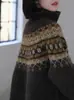 Suéter de Gola Alta Jacquard Fair Isle para Mulheres, Outono e Inverno Espessado Tricô de Alta Qualidade Cor Café, Estilo Preguiçoso Top Macio e Aconchegante