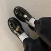 Sapatos Pequenos de Couro Slip-On Versáteis Aumentadores de Altura com Solado Grosso Estilo Britânico Retrô para Mulheres 2025 Novos Loafers com Salto Plataforma Preto