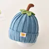 Chapéus de tricô fofos e divertidos em formato de abóbora para bebês meninos e meninas no outono e inverno, projetados para manter as crianças aquecidas e proteger suas orelhas do frio