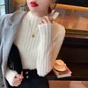 Suéter suave y delicado para mujer para otoño e invierno 2024, nuevo tejido de terciopelo de visón con cuello semi-alto, camiseta base afelpada y engrosada