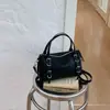 Moda transfronteiriça versátil feminina simples e estilosa tendência bolsa de mão diária para trabalho e deslocamento, bolsa de ombro e transversal
