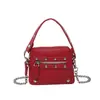 Bolso Cruzado de Cadena Mini de Nicho de Verano Coreano para Mujer, Nuevo Estilo de Verano con Remaches de Motocicleta Bolso Versátil Billetera para Monedas