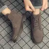 Nuevas botas de trabajo de cuero, modernas y elegantes, de estilo británico, con un ajuste cómodo, forro de felpa para mayor calidez y un diseño de bota corta