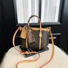 Bolsa de Mão Transfronteiriça Versátil Tendência Nicho para Mulheres 2026 Novo Modelo Alto Valor Estampa Retro Bolsa de Ombro Transversal