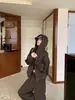 Conjunto de outono feminino: moletom casual cor de café, conjunto esportivo casual feminino de três peças, ootd descontraído estilo coreano para o outono