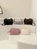Bolsa de Ombro Versátil e na Moda com Toque de Luxo, Bolsa Transversal Estilo Coreano para Mulheres, Novo Modelo 2026, Bolsa Caixa Tecida com Design Único