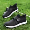 Nuevos zapatos de golf para exteriores transfronterizos, antideslizantes e impermeables, zapatos casuales para hombre y mujer, zapatos de viaje resistentes al desgaste con hebilla, en stock