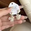 Brincos de Flor de Hortênsia Branca Suave Estilo Francês para Mulheres, Elegantes Vintage, Luxo de Alto Padrão, Brincos de Pérola Levemente Luxuosos, Brincos Deslumbrantes